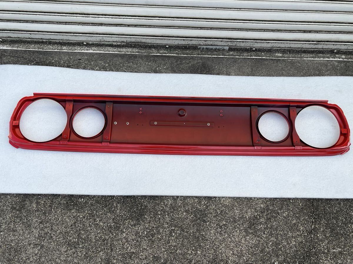 個人宅配送不可【当時物】日産 C110 スカイライン ケンメリ 純正 リアパネル バックパネル エンブレム付き 塗装品 錆なし NISSAN ヨメンリ_画像5