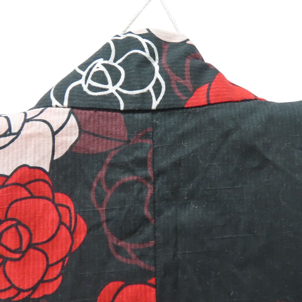 中古 浴衣 2点セット 作り帯 M ポリエステル 綿 黒 赤 ピンク 白 カメリア リボン 可愛い 和装 呉服 和服 きもの レディース 女性_画像3