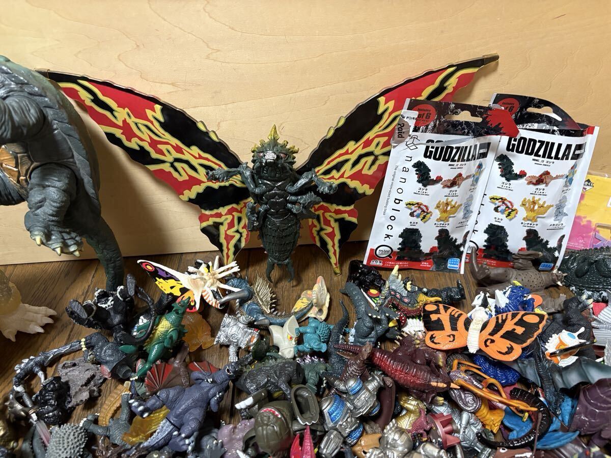 ゴジラ　メカゴジラ　ガメラ　モスラ　フィギュア　ソフビ　まとめ売り メカゴジラ、モスラ、ヘドラのレトロテイストソフビフィギュアが