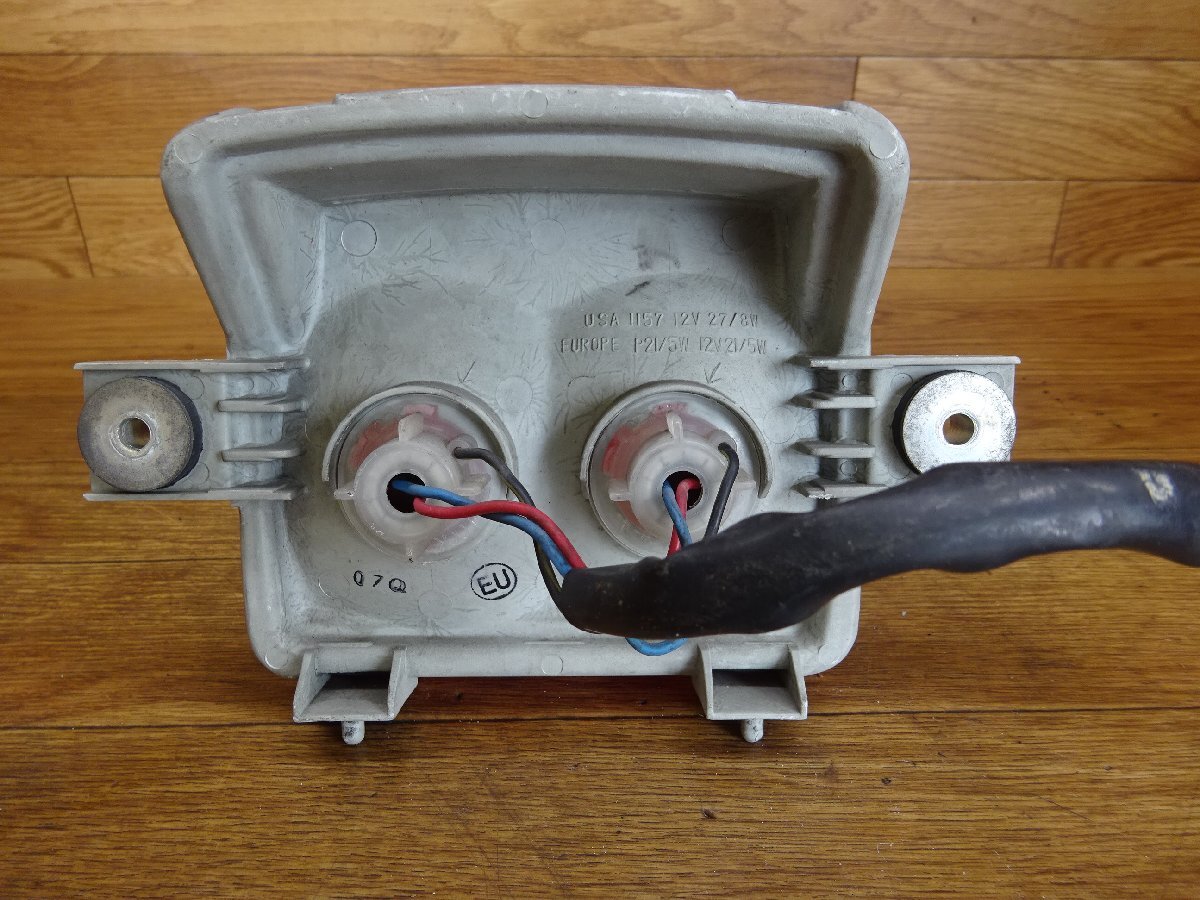 [Z] Kawasaki ZZR1100 ZXT10C C2 оригинальный задний фонарь 220-40058 * 2507