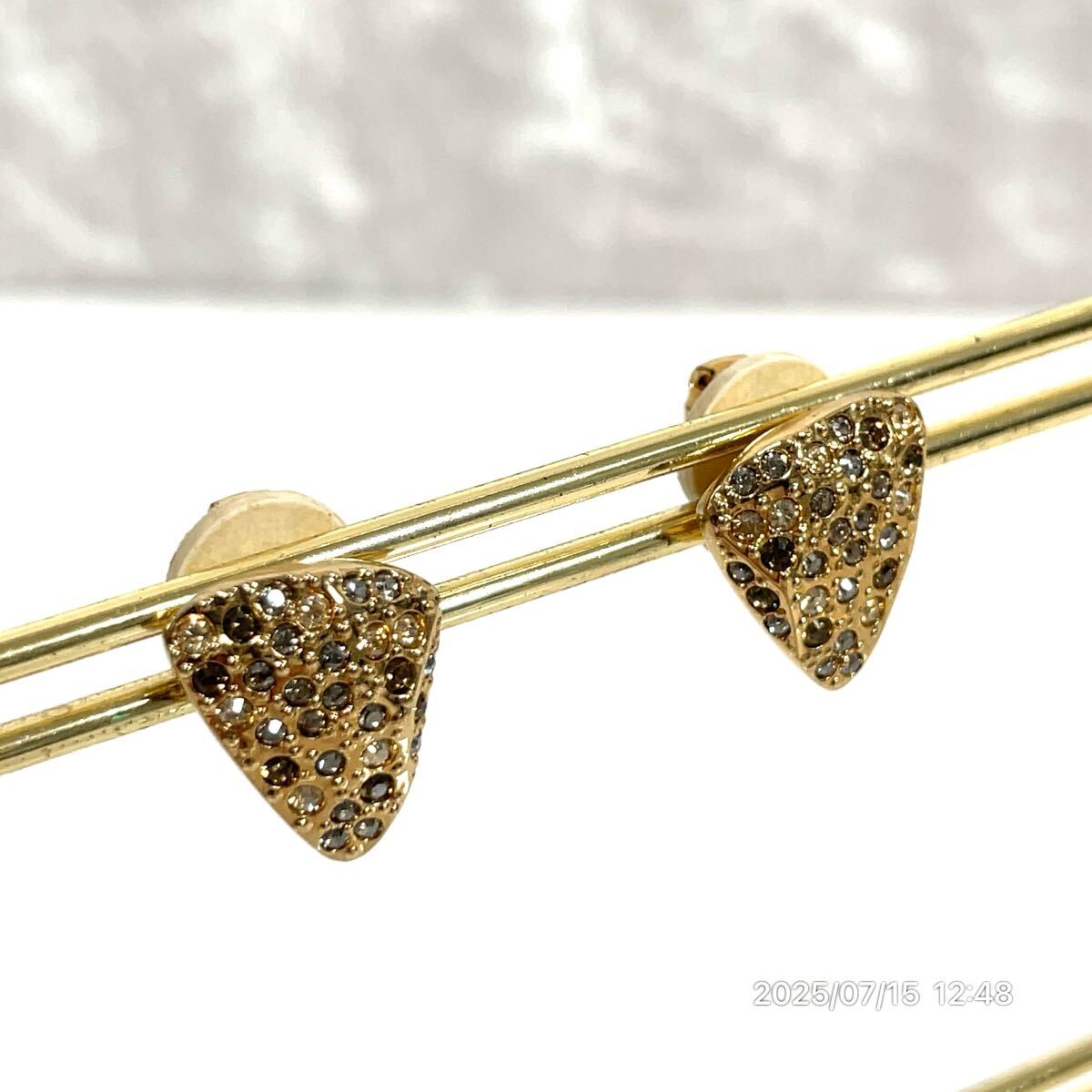 SWAROVSKI スワロフスキー 三角モチーフ ゴールドカラー クリスタル ラインストーン イヤリング ピアス アクセサリー 装飾品 小物_画像6