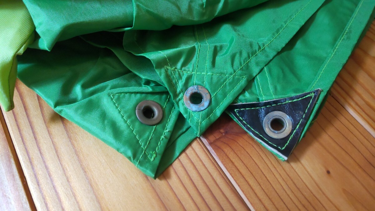 大型 タープ　 モンベル Mont-bell ポール・張り綱付属_画像9