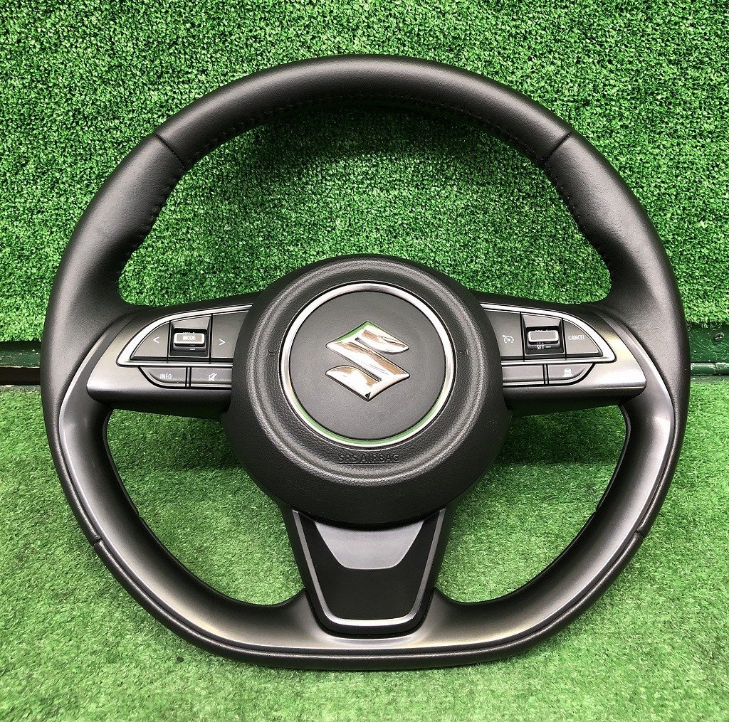 ☆スイフト　ZC83S　レザーステアリング　傷　メッキの劣化　スレ有り　送料サイズ【S】