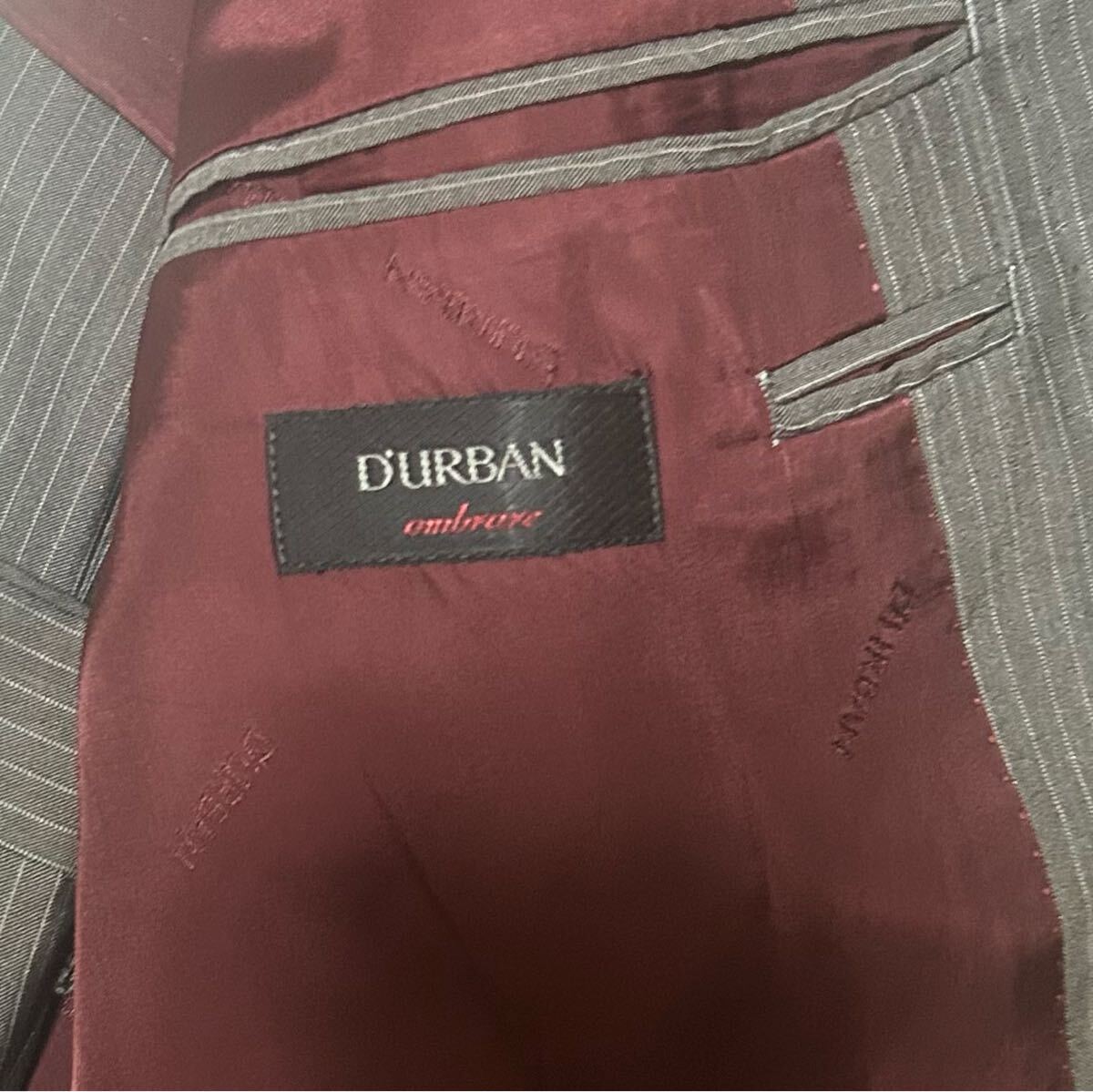 １円〜 美品 DURBAN 高級スーツ グレー ストライプ 毛60% シルク40% XL スーツ グレー セットアップ ストライプ_画像9