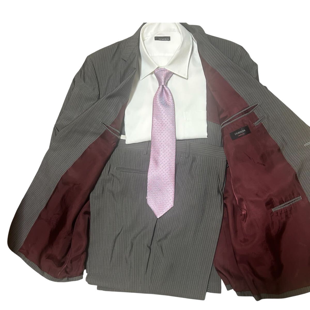 １円〜 美品 DURBAN 高級スーツ グレー ストライプ 毛60% シルク40% XL スーツ グレー セットアップ ストライプ_画像2