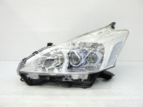 2170242☆ ♪プリウスα♪ ZVW40/ZVW41 前期(初期) 左ライト LED