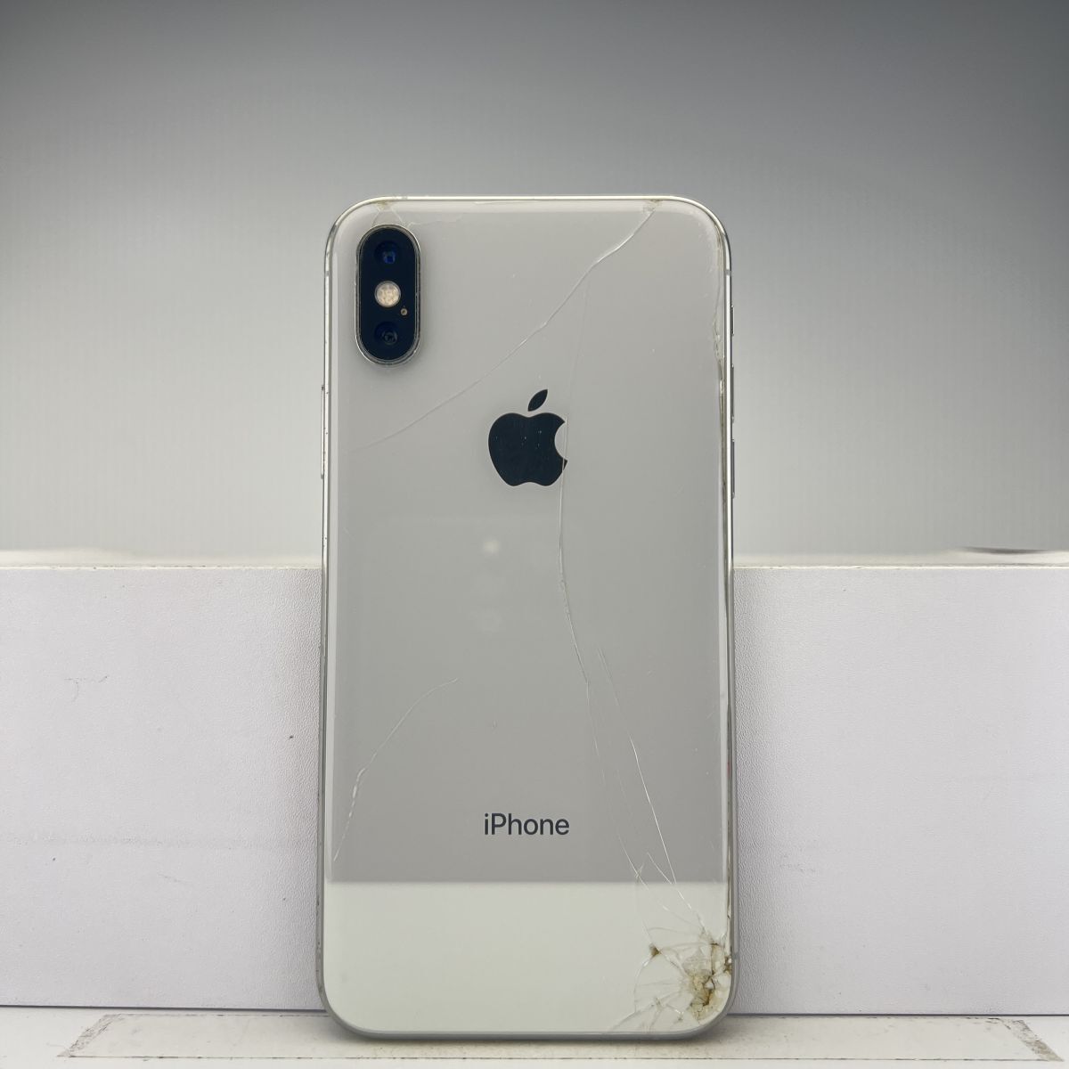 iPhone XS. 64GB シルバー ジャンク iPhone Xs 64GB シルバー SIMフリー 訳あり品 ジャンク 中古本体