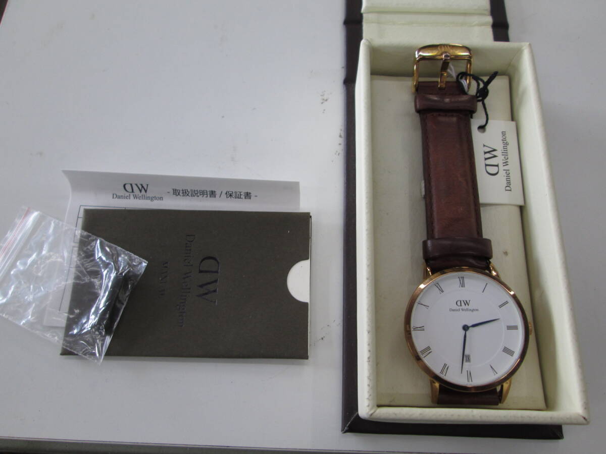 ★中古良品★DW ダニエルウェリントン Dapper ダッパー 38mm カレンダー メンズ レディース 腕時計 革ベルト 1100DW/B38R1