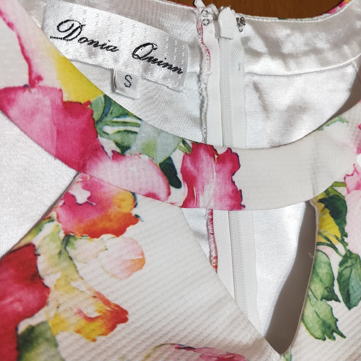 新品同様 定価2.5万↑ Donia Quinn ドニアクイーン 高級 ミニワンピース ミニドレス ナイトドレス キャバドレス_画像9