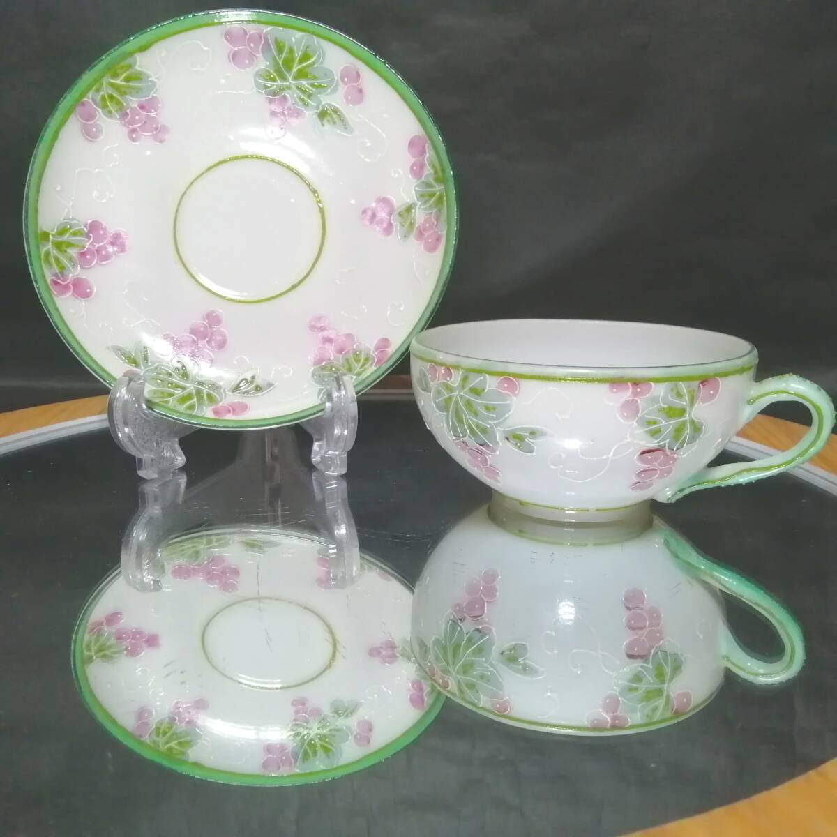 オールドニッポン◆里帰り ビビ カップ&ソーサー 葡萄装飾紋_画像1