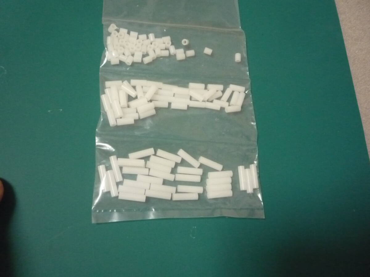 ジュラコンスペーサー・外径4ｍｍ_画像1