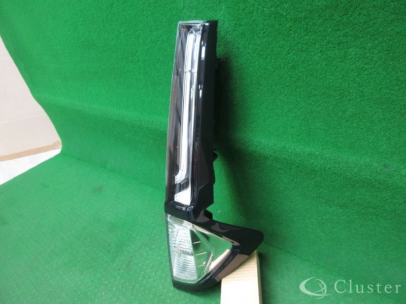 ルーミー カスタム M900A/M910A 後期 純正 右テールランプ LED KOITO 220-6907W R ユニット 良品★_画像2