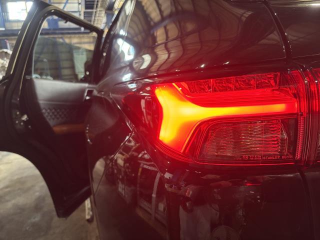 アウトランダー(5LA-GN0W)/純正テールランプ左/LED/8330B181 アウトランダー 5LA-GN0W 左テールランプ X42 W5195 8330B181