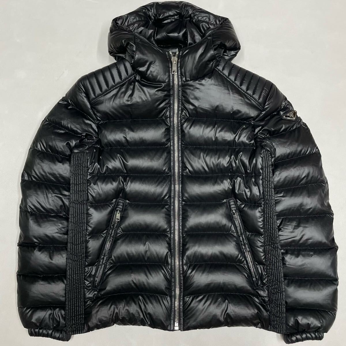 22年製 48 PRADA プラダ ライダース フード ダウン SGA654 22年製 48サイズ PRADA プラダ ライダース フード ダウン SGA654