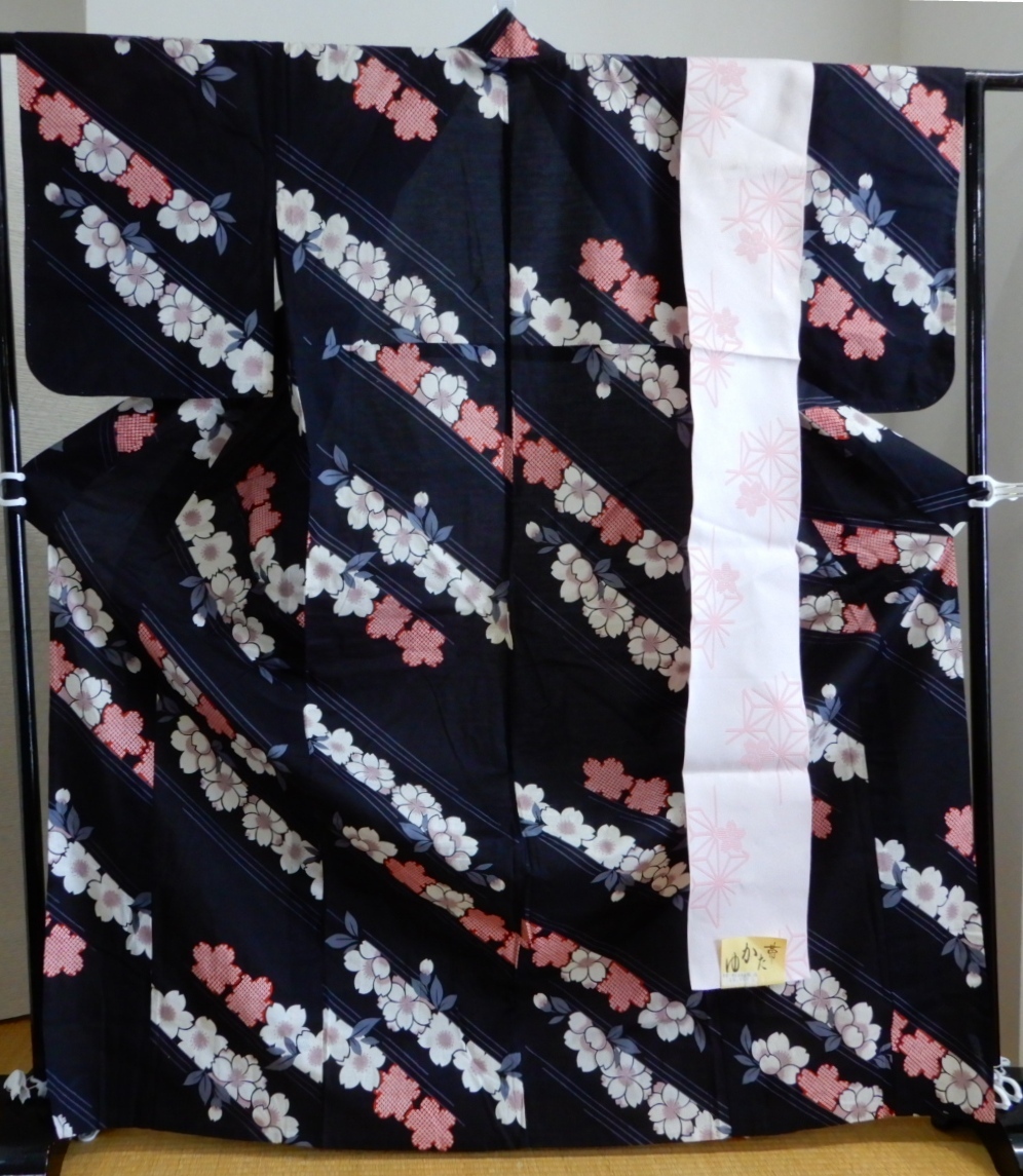 ＜銀の斧＞未使用・木綿浴衣とピンクの半幅帯セット・桜尽くし_画像1