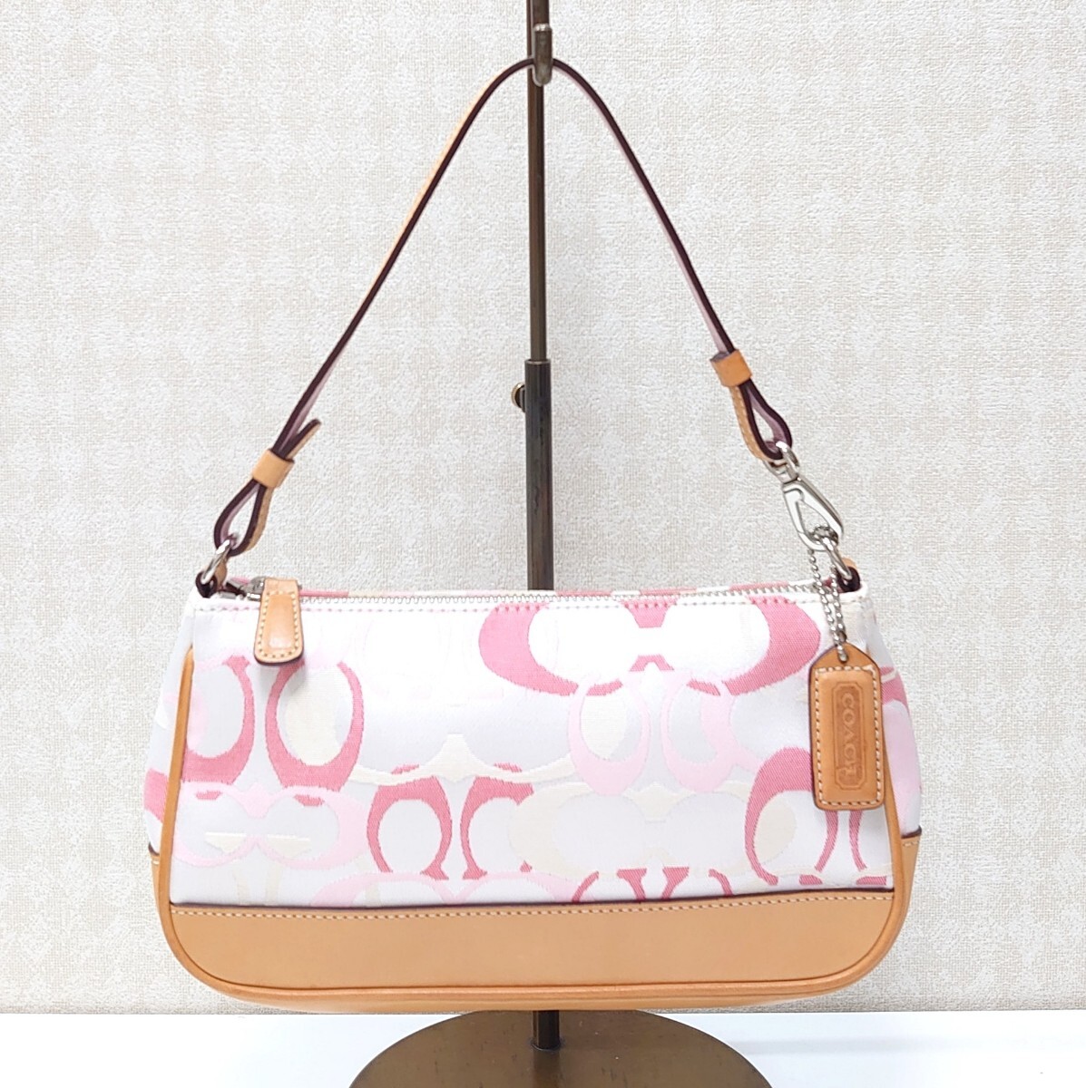【美品】コーチ アクセサリーポーチ ショルダーバッグ ピンク シグネチャー 美品 COACH コーチ シグネチャー キャンバス×レザー ワン