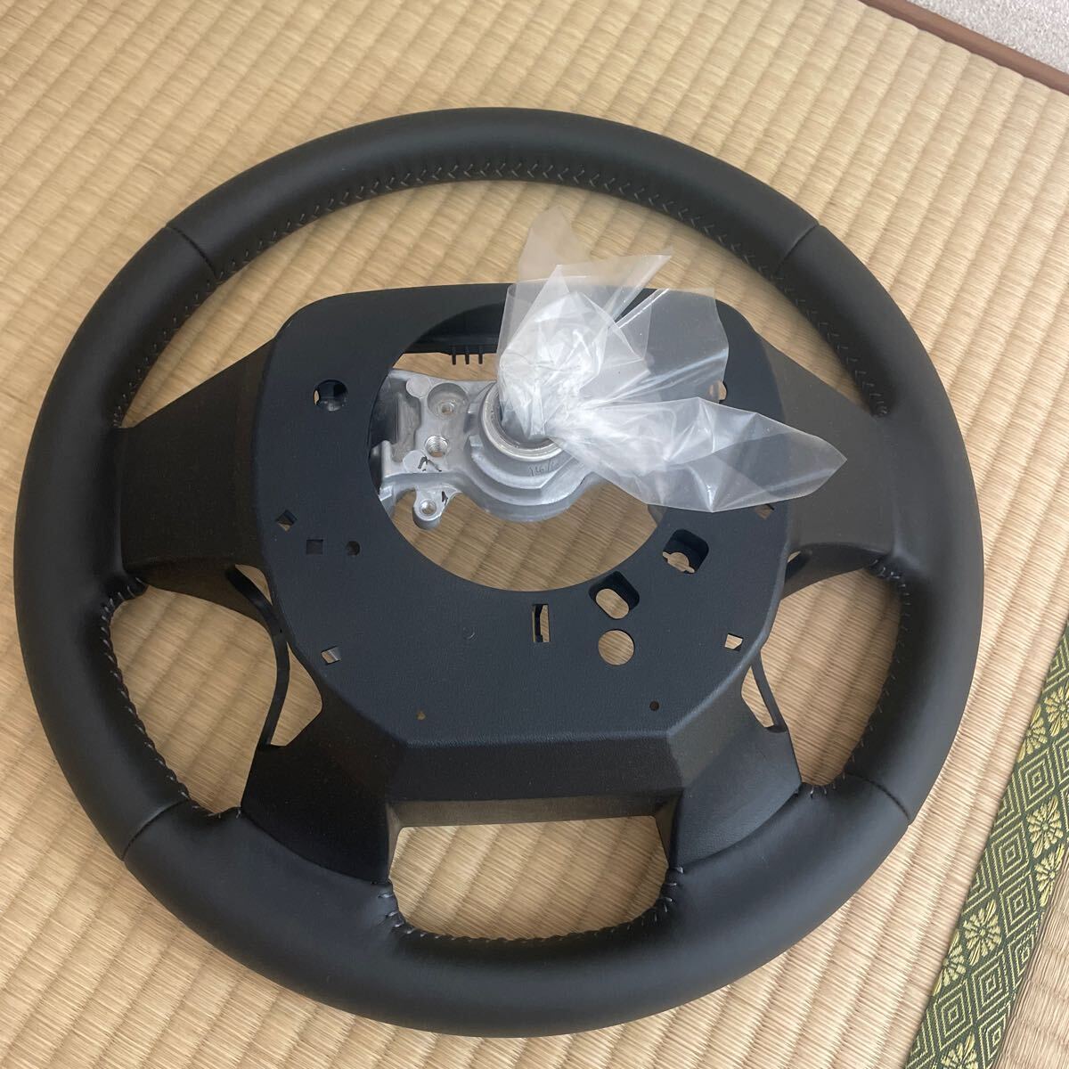 新車外し ランドクルーザープラド ハンドル 新車外し】TOYOTA ランドクルーザープラド150系後期 純正 革巻き