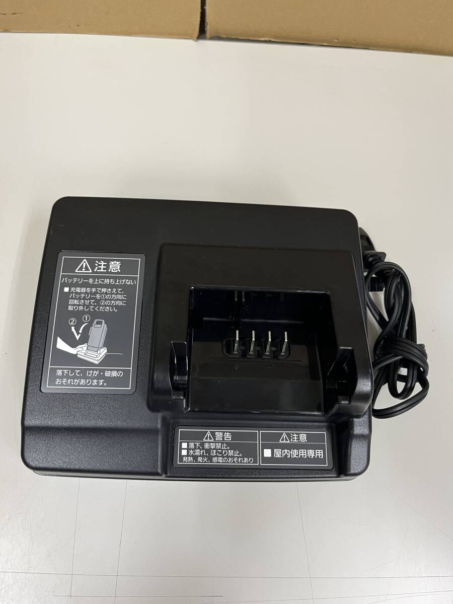 Panasonic バッテリー充電器 NKJ073Z 最終値下げしました Panasonic パナソニック電動自転車用バッテリー充電器 品番