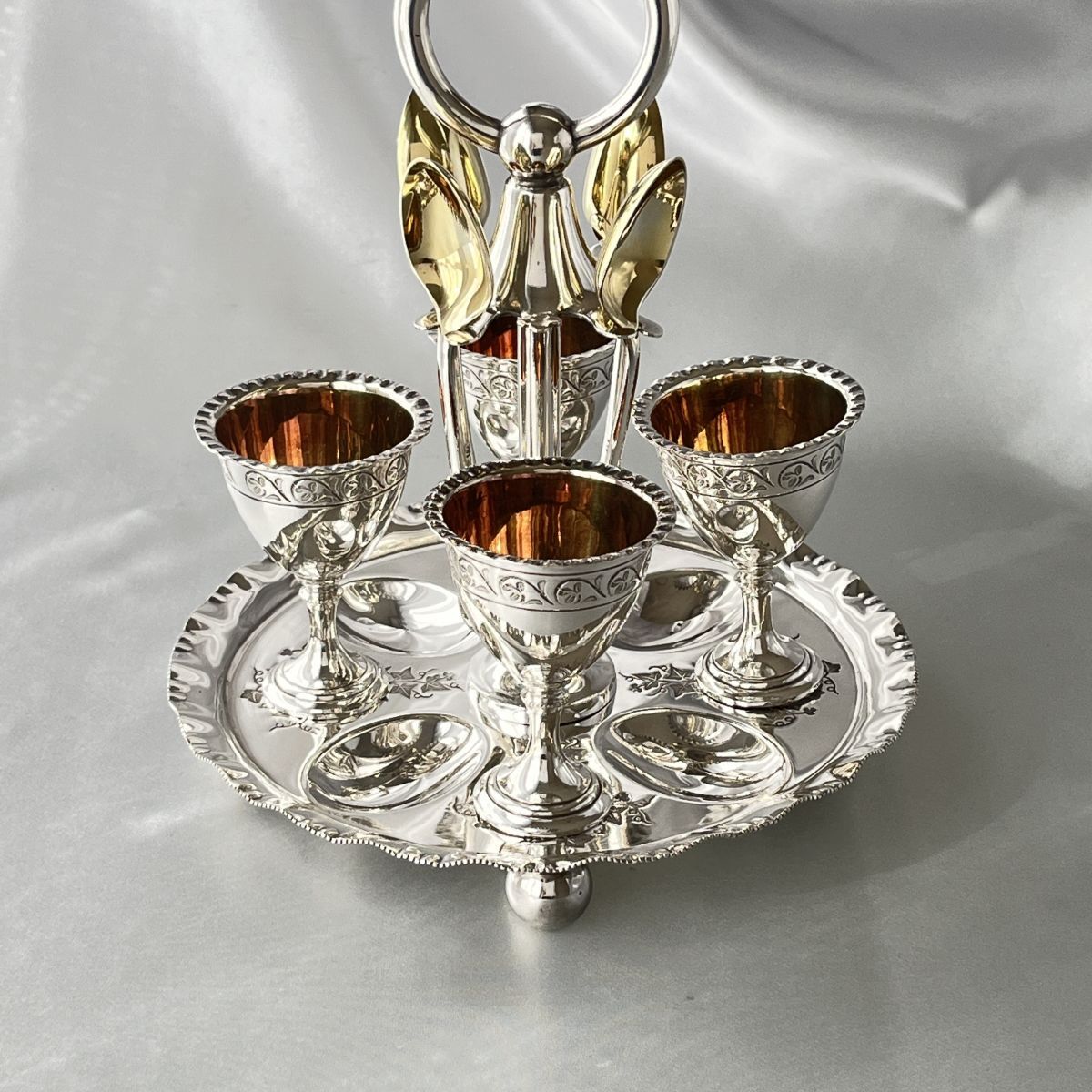 【DANIEL ARTER】 エッグセット エッグカップ / スプーン 豪奢！！ DANIEL ARTER】 エッグセット 4名用 【シルバープレート】エッグ