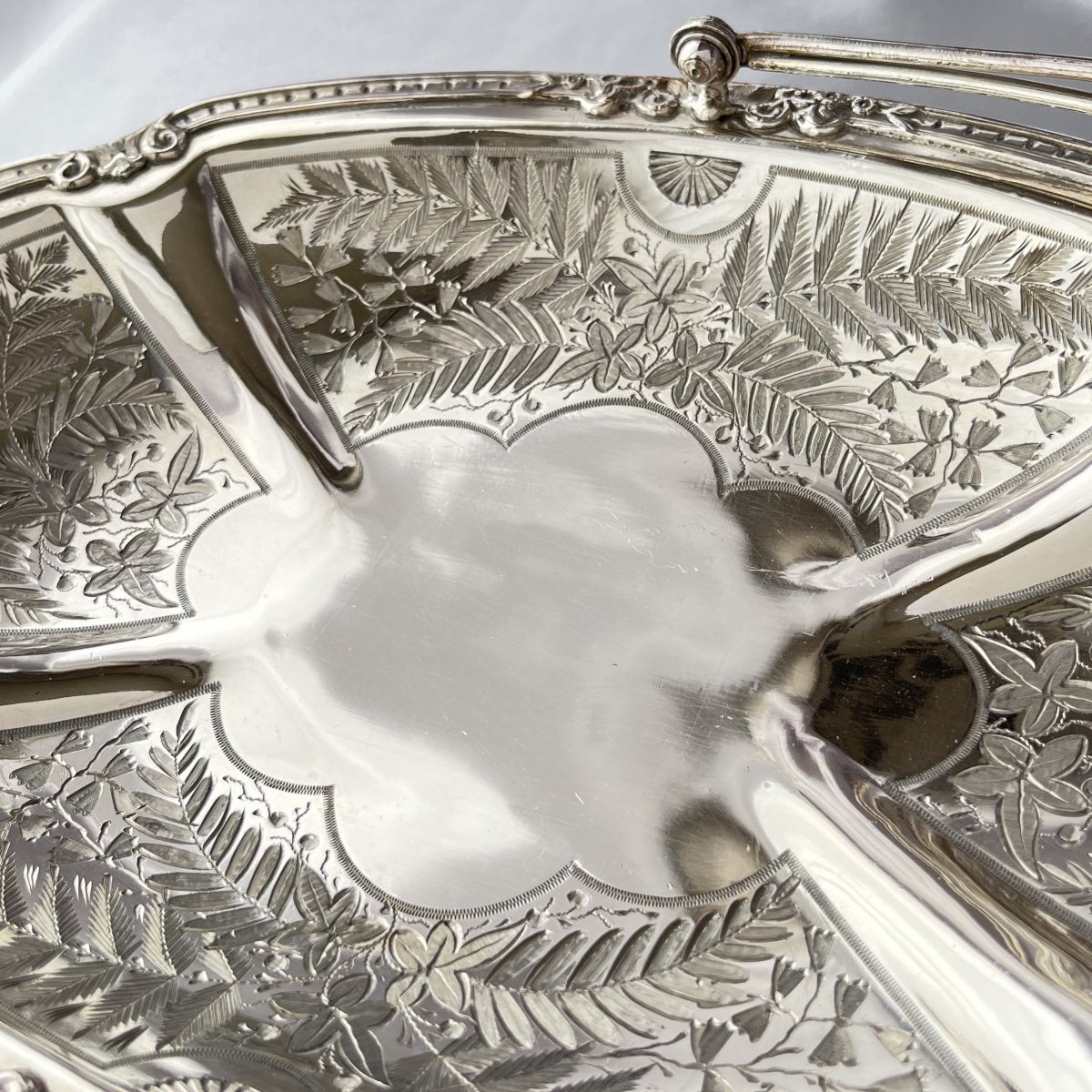 【James Dixon & Sons】 ビクトリアンのフルーツスタンド James Dixon & Sons】 ビクトリアンのフルーツスタンド