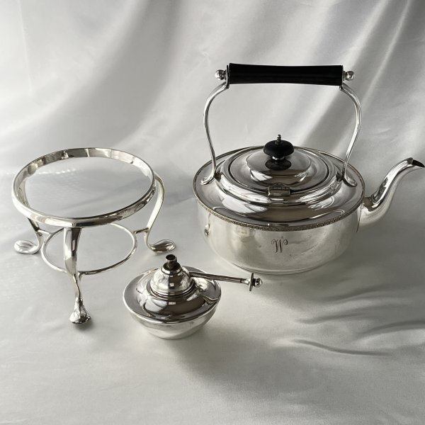 【e Wish】 ティーケトル バナー / スタンド George Wish】 ティーケトル 【シルバープレート】 バナー