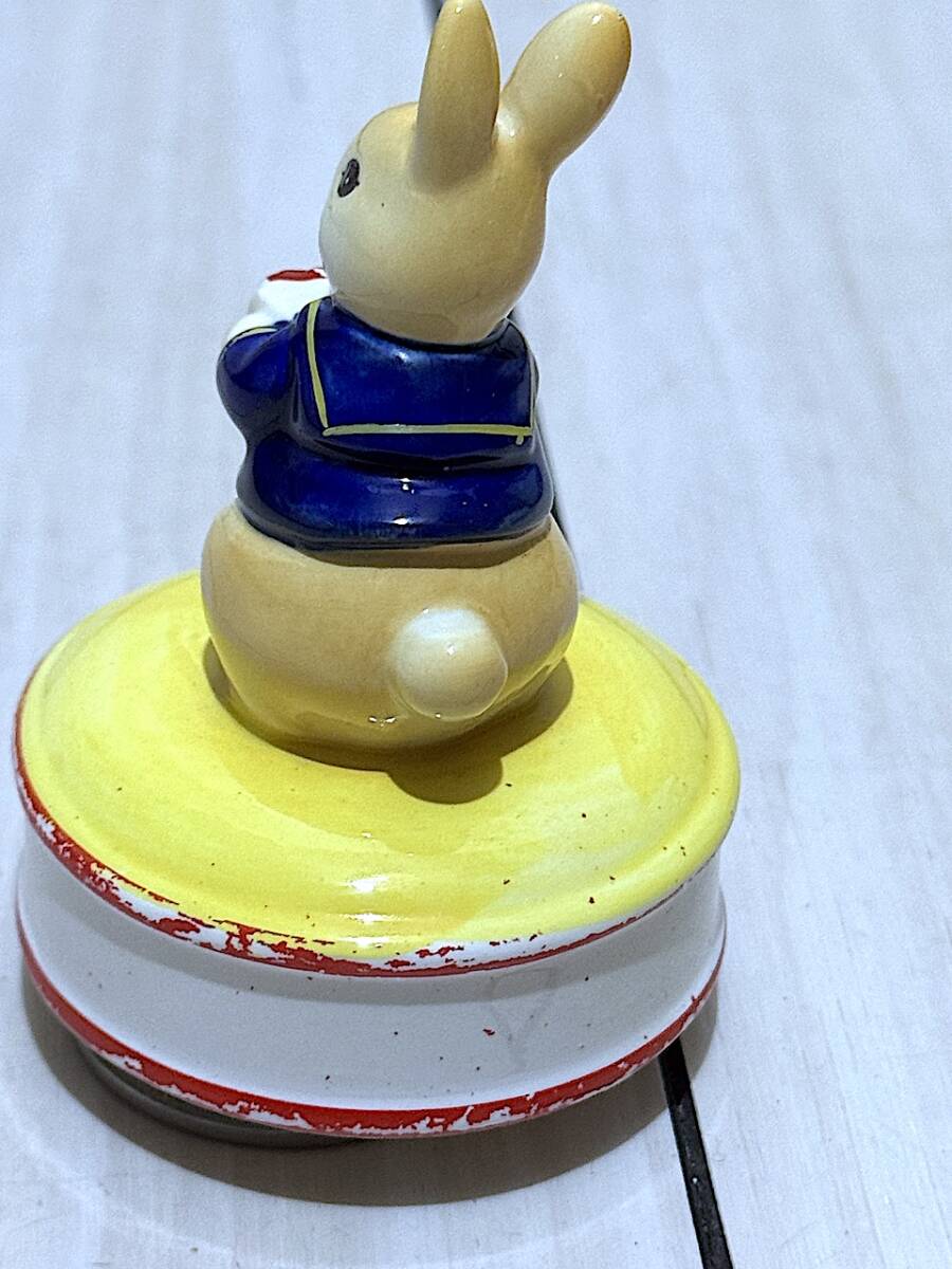 [Enesco способ * retro ].... керамика музыкальная шкатулка механический завод тип Vintage GOODWOOD способ заяц кукла интерьер смешанные товары 