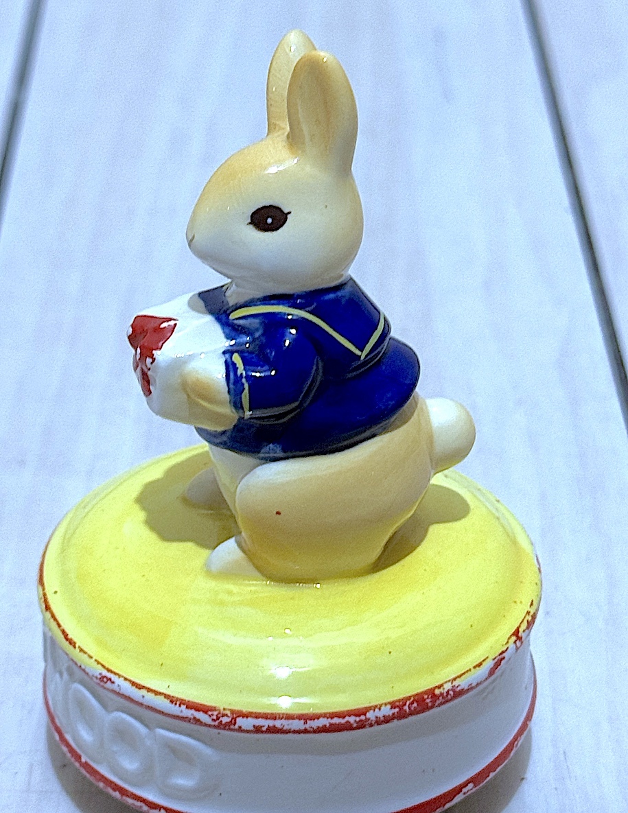 [Enesco способ * retro ].... керамика музыкальная шкатулка механический завод тип Vintage GOODWOOD способ заяц кукла интерьер смешанные товары 