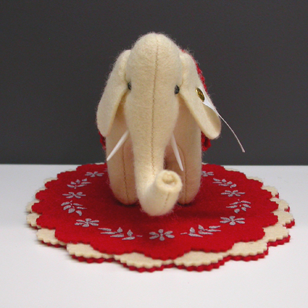 S4123☆Steiff シュタイフ 2002年 クラブ限定 Elephant 8cm エレファント ピンクッション 針山 象 ぞう ビーズ スパンコール 420313_画像3