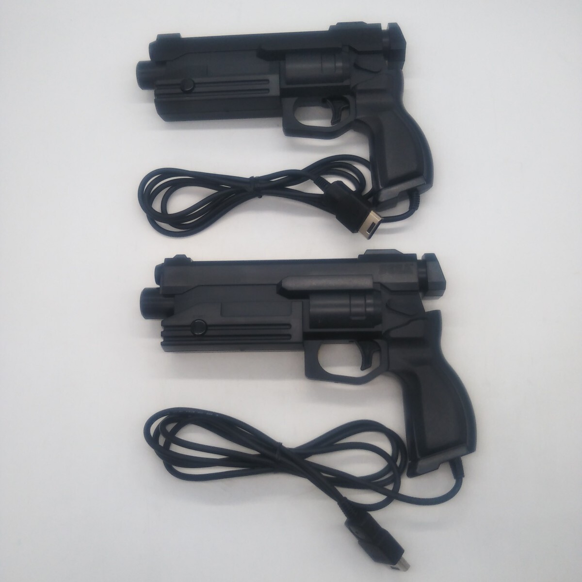 セガサターンバーチャガンHSS-0122未使用に近い商品 B1303 中古 SS バーチャガン 2個セット HSS-0122 動作未確認