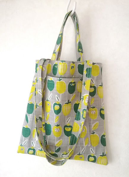 ハンドメイド 〈持ち手が2つ〉2wayトート リネンライク/北欧テイスト*果実柄 〈25×30〉.