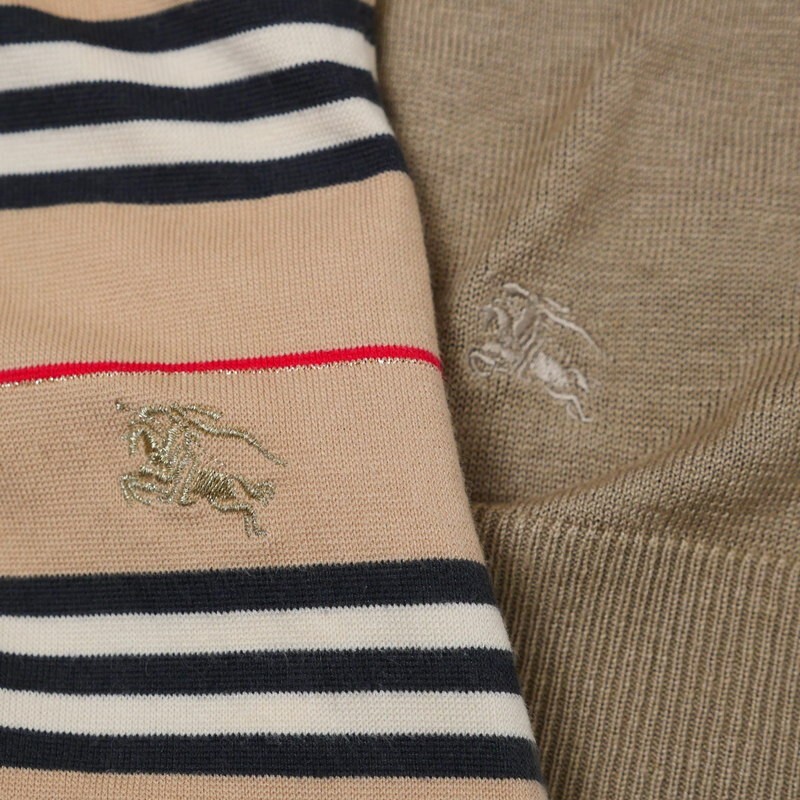 美品✨バーバリーロンドン　ニット　コットン　ノバチェック　ロゴ刺繍　ベージュ M BURBERRY - バーバリー ホースロゴ刺繍 ノバチェックパーカー M