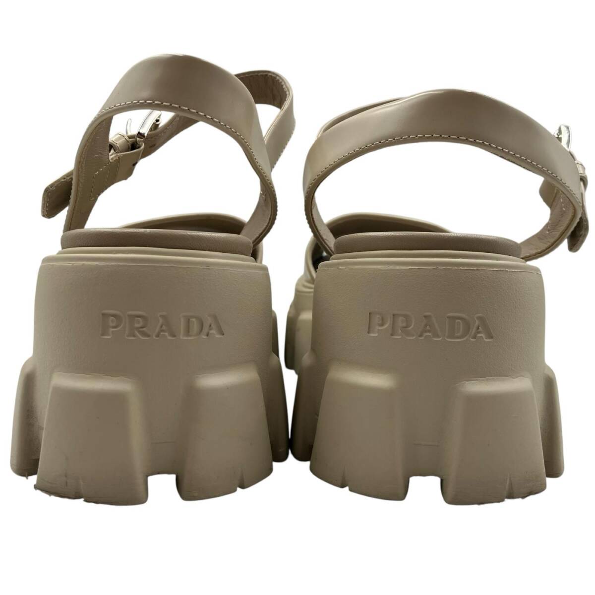 【PRADA】ブラッシュドレザーミュール PRADA プラダ モノリス サンダル ミュール ブラッシュドレザー
