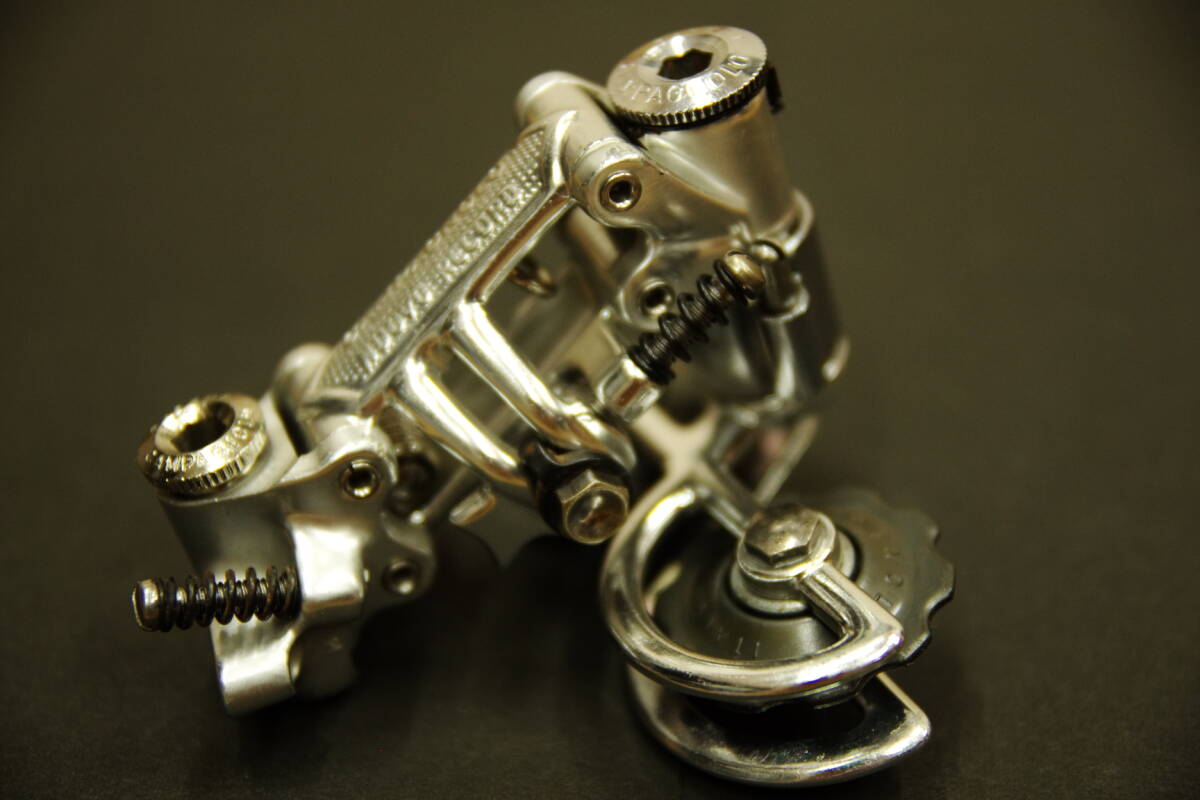 美品 CAMPAGNOLO NUOVO RECORD リアディレイラー 1982年製 美品 CAMPAGNOLO NUOVO RECORD リアディレイラー 1982年製