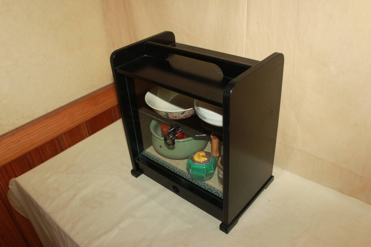 * чайная посуда . комод 9 пункт . чашка / чайница /. вода / чай . чай ./ курильница крышка .