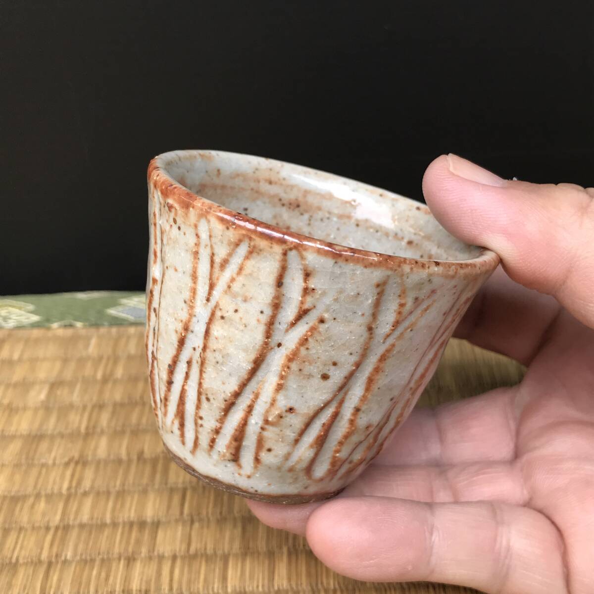 ねずみ志野のぐい呑み（ロ）魯山人銘??？酒器　豬口　小鉢　盃　杯　珍味入れ（R70604_A）