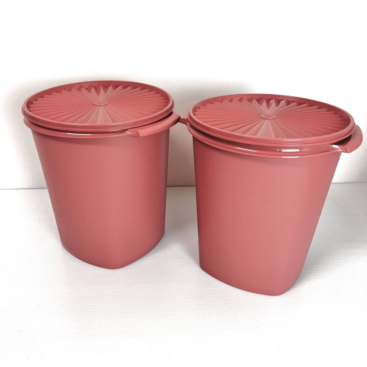 タッパーウェア マキシクイーンデコレーター 2点 11 L Yahoo!オークション - 新品2点セット Tupperware タッパーウェア