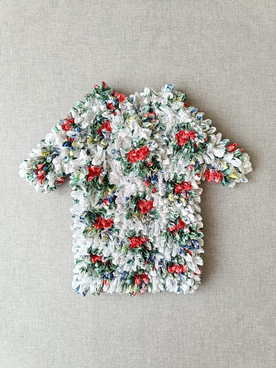 ポップコーントップス 半袖 花柄 アメリカ古着 フリーサイズ 白 ホワイト 絞り加工Tシャツ 伸縮 Y2K レトロ_画像1