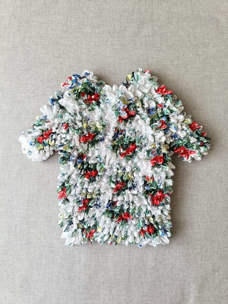 ポップコーントップス 半袖 花柄 アメリカ古着 フリーサイズ 白 ホワイト 絞り加工Tシャツ 伸縮 Y2K レトロ_画像2