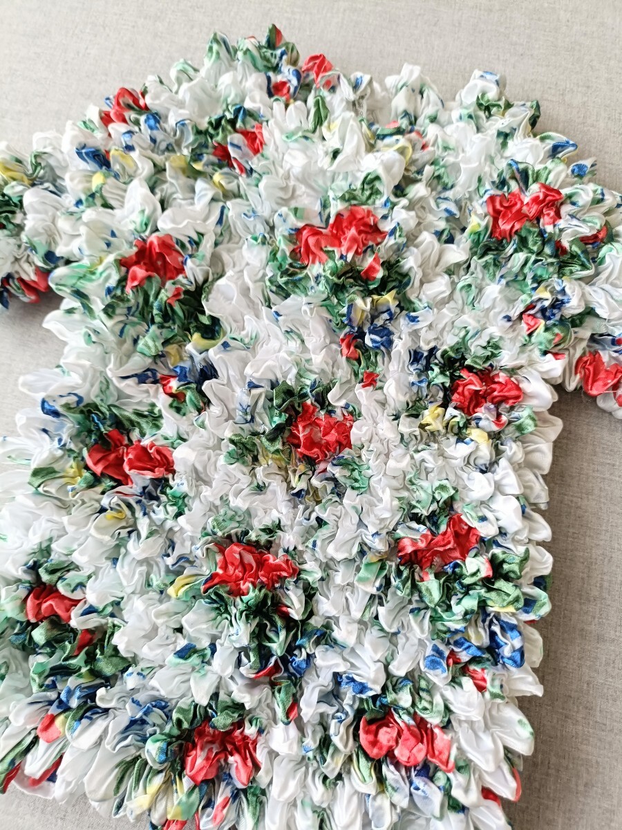 ポップコーントップス 半袖 花柄 アメリカ古着 フリーサイズ 白 ホワイト 絞り加工Tシャツ 伸縮 Y2K レトロ_画像3