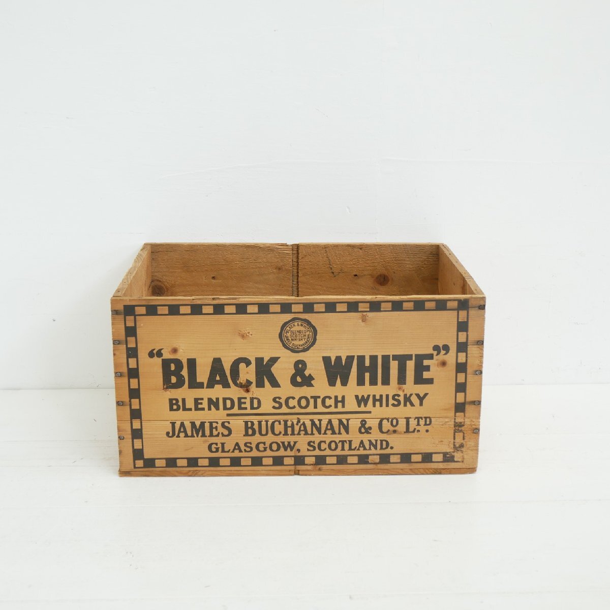 スコッチウイスキー BLACK & WHITE ヴィンテージ 木箱