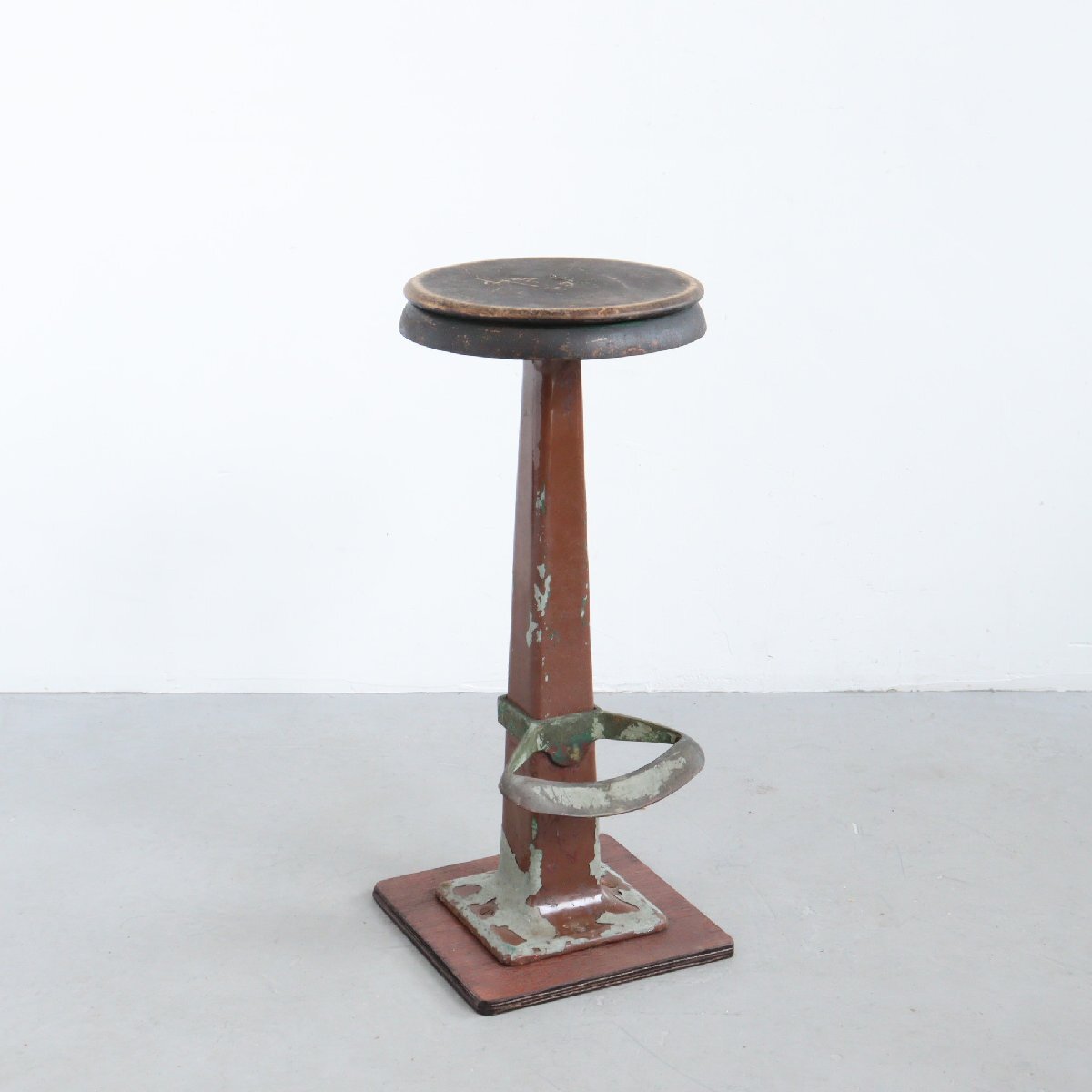 八事窯 中村道年 黒楽 梅 茶碗 共箱 梅絵 抹茶碗 茶道具 【k3443】 八事窯 中村道年 黒楽 梅 茶碗 共箱 梅絵 抹茶碗 茶道具 【