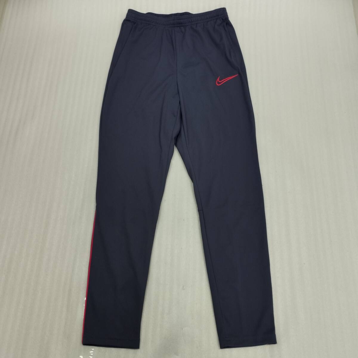 [s17820] Nike (NIKE) верх и низ мужской dry Fit красный temi-21to Lux -tsu мужской S размер 