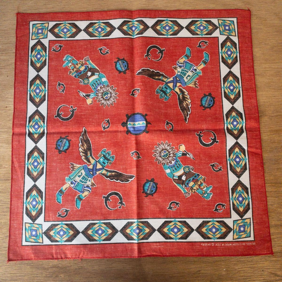 送料無料 Vintage バンダナ ハンカチ ネイティブ柄 アメリカ仕入れ レッド アメカジ USA製 コーデ 小物 雑貨 ヴィンテージ A1727_画像2