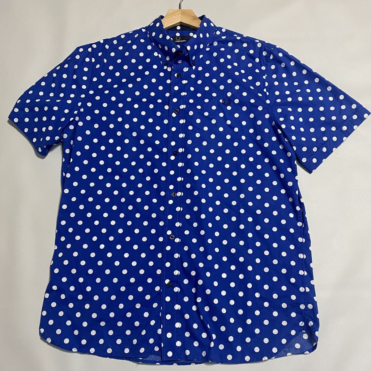 【新品・未使用】フレッドペリー 半袖シャツ ボタン 紺白 ドット柄 M Yahoo!オークション - フレッドペリー FRED PERRY 半袖シャツ