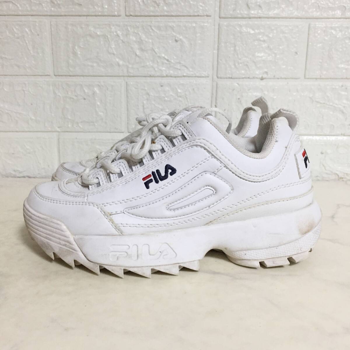 no36767 FILA フィラ DISRUPTOR 2 レザー 厚底 スニーカー シューズ 靴 22.5_画像2