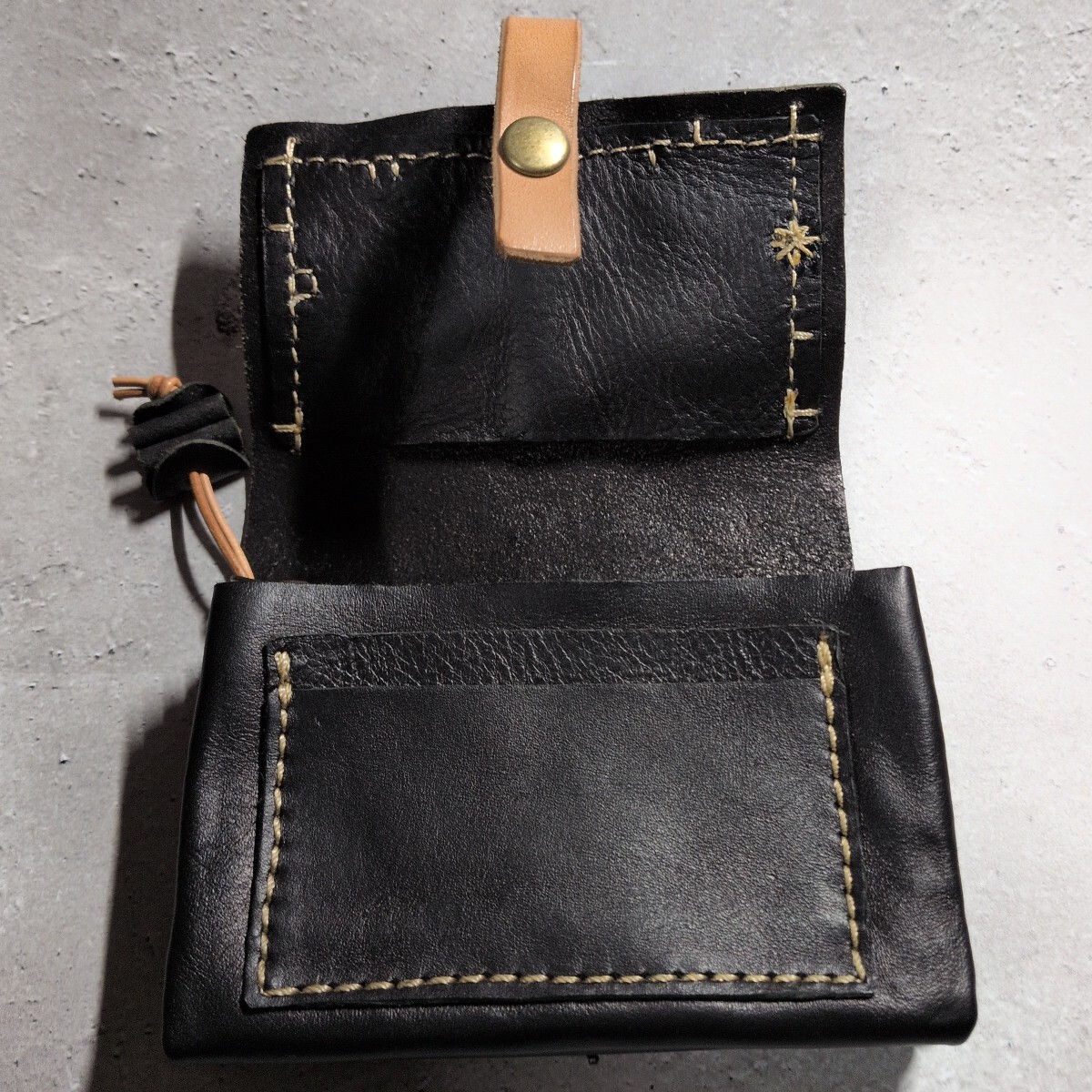Herz 遊びステッチのミドルウォレット RE-2204 復刻アイテム ヘルツ Herz 遊びステッチのミドルウォレット RE-2204 復刻アイテム
