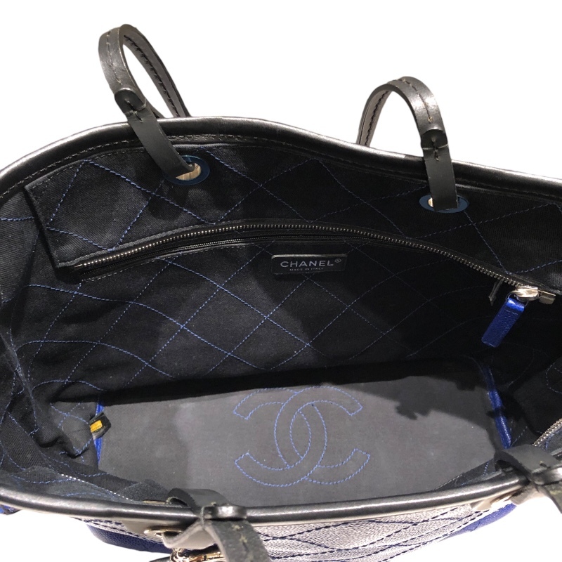 シャネル CHANEL オンザロードトートバッグ A92211 ブルー・ブラック　SV金具 キャビア トートバッグ レディース 中古_画像4