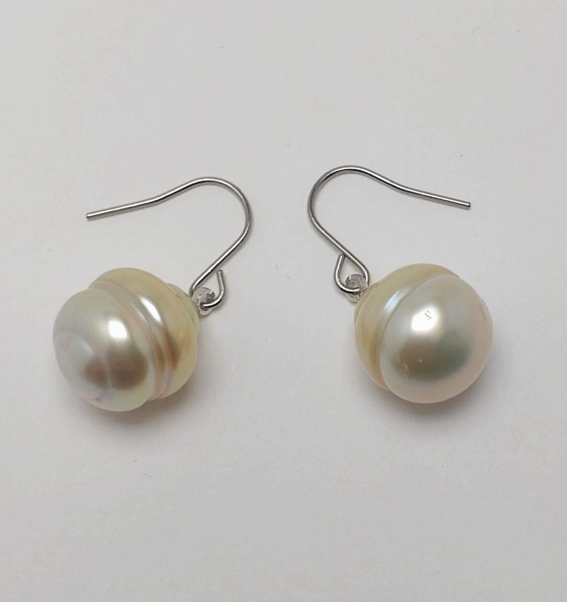 ∮真珠専門館∮ 白蝶真珠 フックピアス 11.8mmUP 純チタン ぶら下がり 大特価 (税込み)_画像4