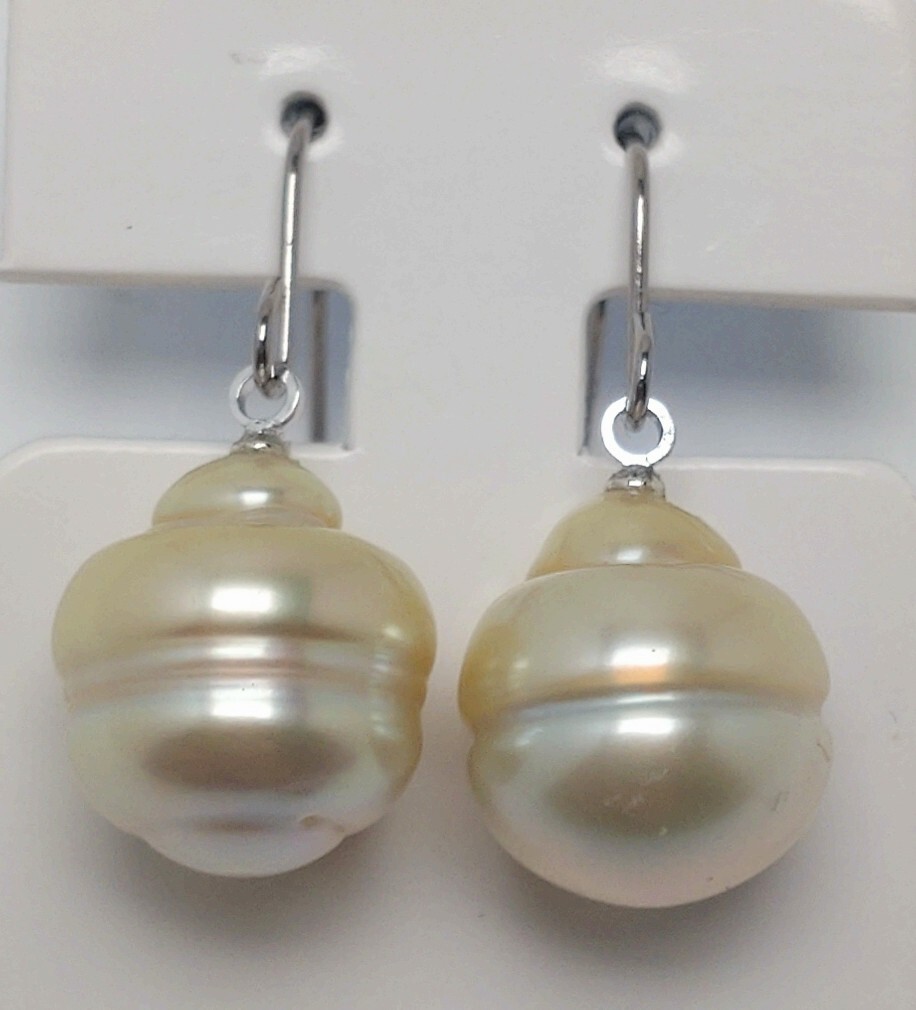 ∮真珠専門館∮ 白蝶真珠 フックピアス 11.8mmUP 純チタン ぶら下がり 大特価 (税込み)_画像1