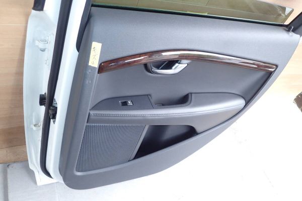 ボルボ V70 T4 リアドア右 DBA-BB4164TW 2013年 RTK560205IC_画像9